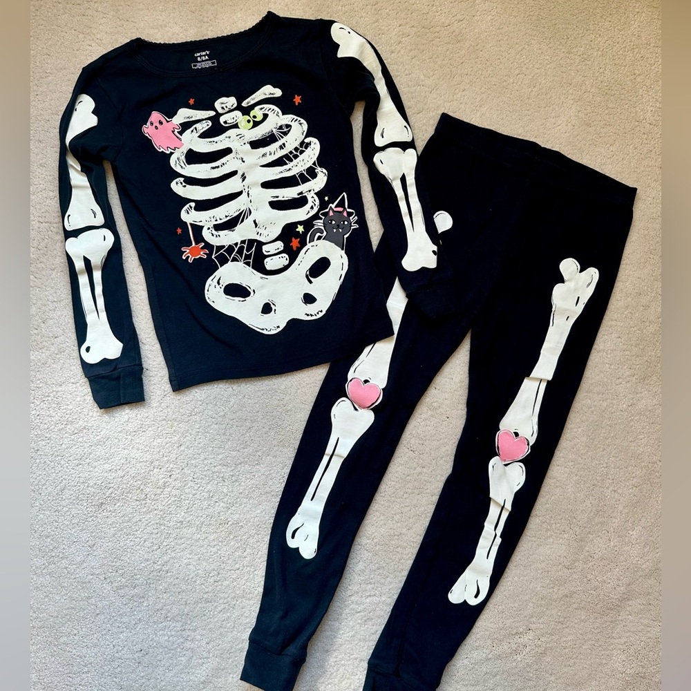 Carter's Skeleton Pajamas 2 pc set, Glow in the Dark! Kids size 8